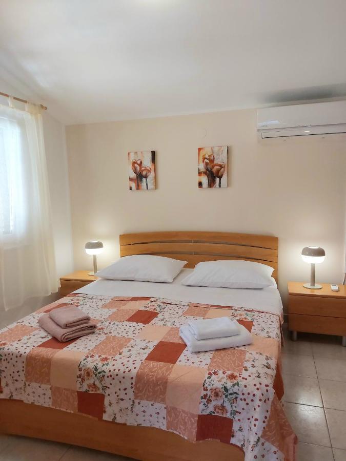 Apartment Kiwi Rabac Exterior photo